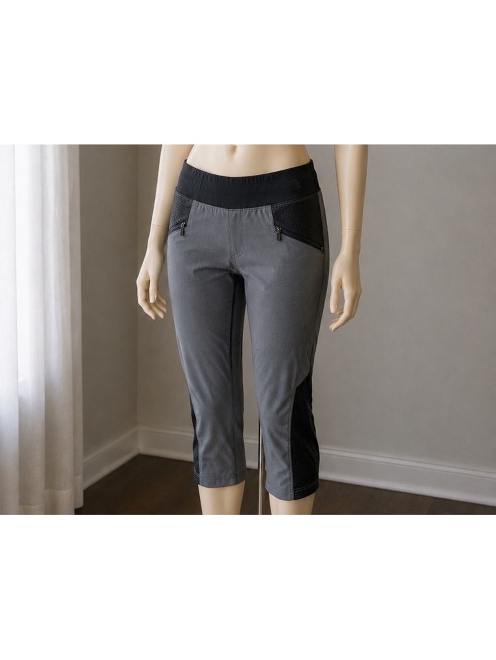 The North Face Women’s S Flight Series Capri Pants Small Gray Black Zip Pockets